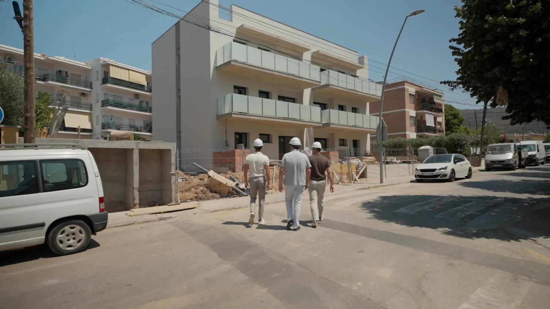 El equipo de Prime Nordisk llegando a la obra de Mas Oliva, en Roses