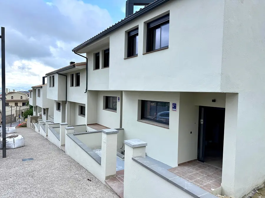 Después: Las mismas casas, terminadas
