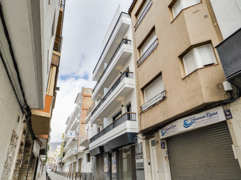 Francesc Macià, Roses 1